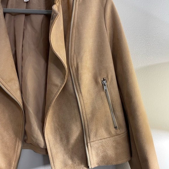 BB Dakota Tan Faux Suede Large Size Moto Jacket with Two Zippered Pockets - Picture 8 of 8